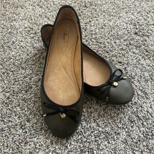 Bass Olive green ballet flats